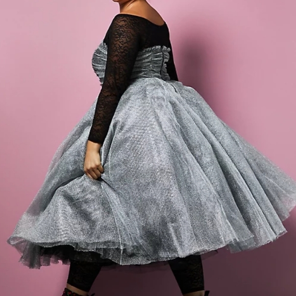 torrid Dresses & Skirts - ✨️HOST PICK✨️🆕SZ 16W BETSEY JOHNSON SHINY SILVER TULLE STRAPLESS DRESS